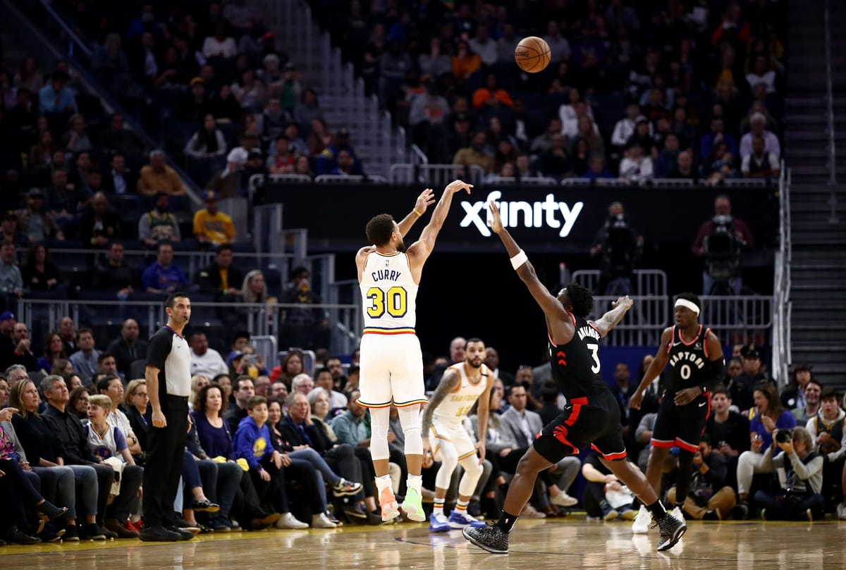 Steph Curry picked up right where he left off (losing to the Raptors)